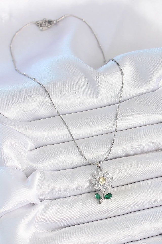 316L Çelik Gümüş Renk Minimal Topçuk Zincir Zirkon Taşlı Papatya Model Kadın Kolye