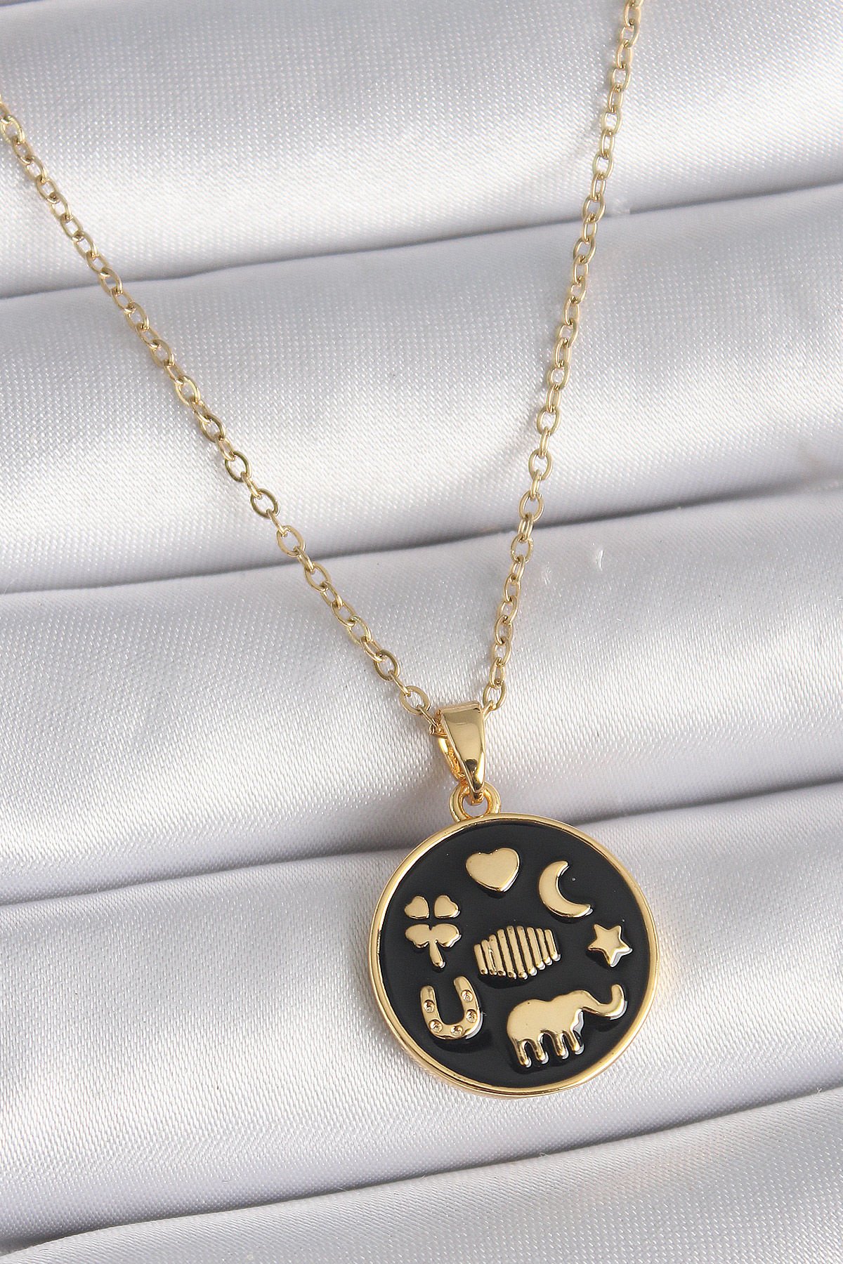 Gold Siyah Şans Kolyesi - 316L Çelik Tasarım