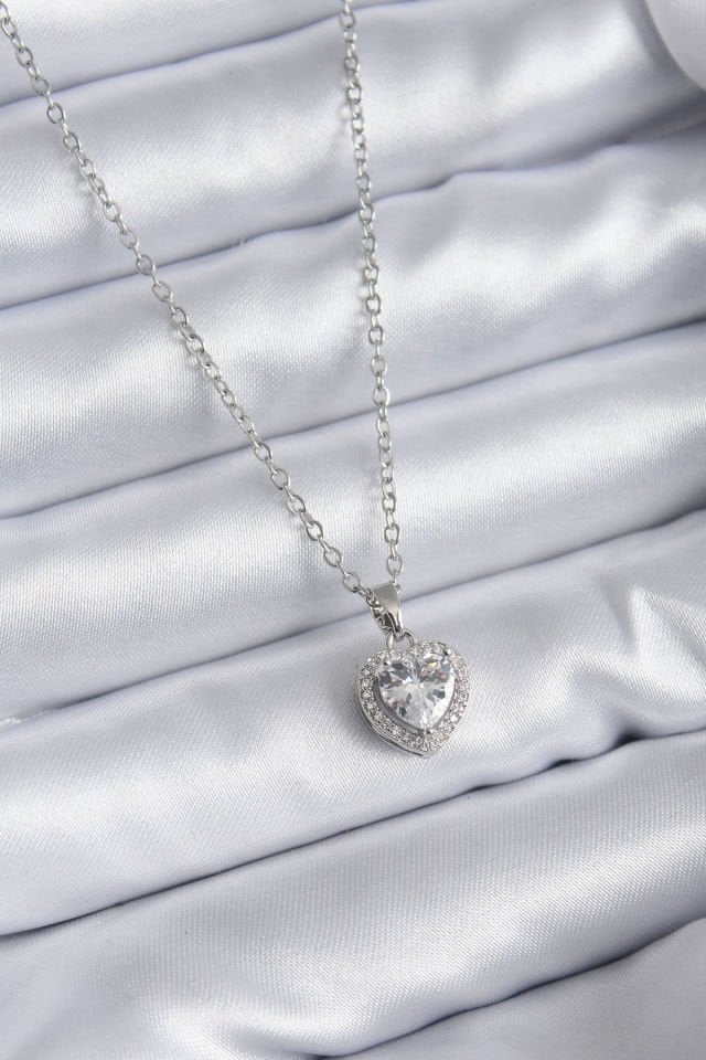 Kadın Gümüş Kalp Charm Kolye – 316L Çelik Zincir Zarif Tasarım