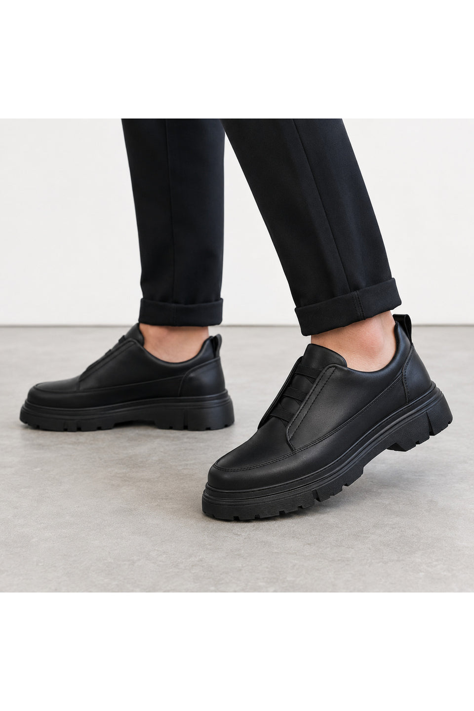 BESKAR KB 703 Siyah-Siyah Cilt Bağcıksız Lastikli Erkek Günlük Sneaker