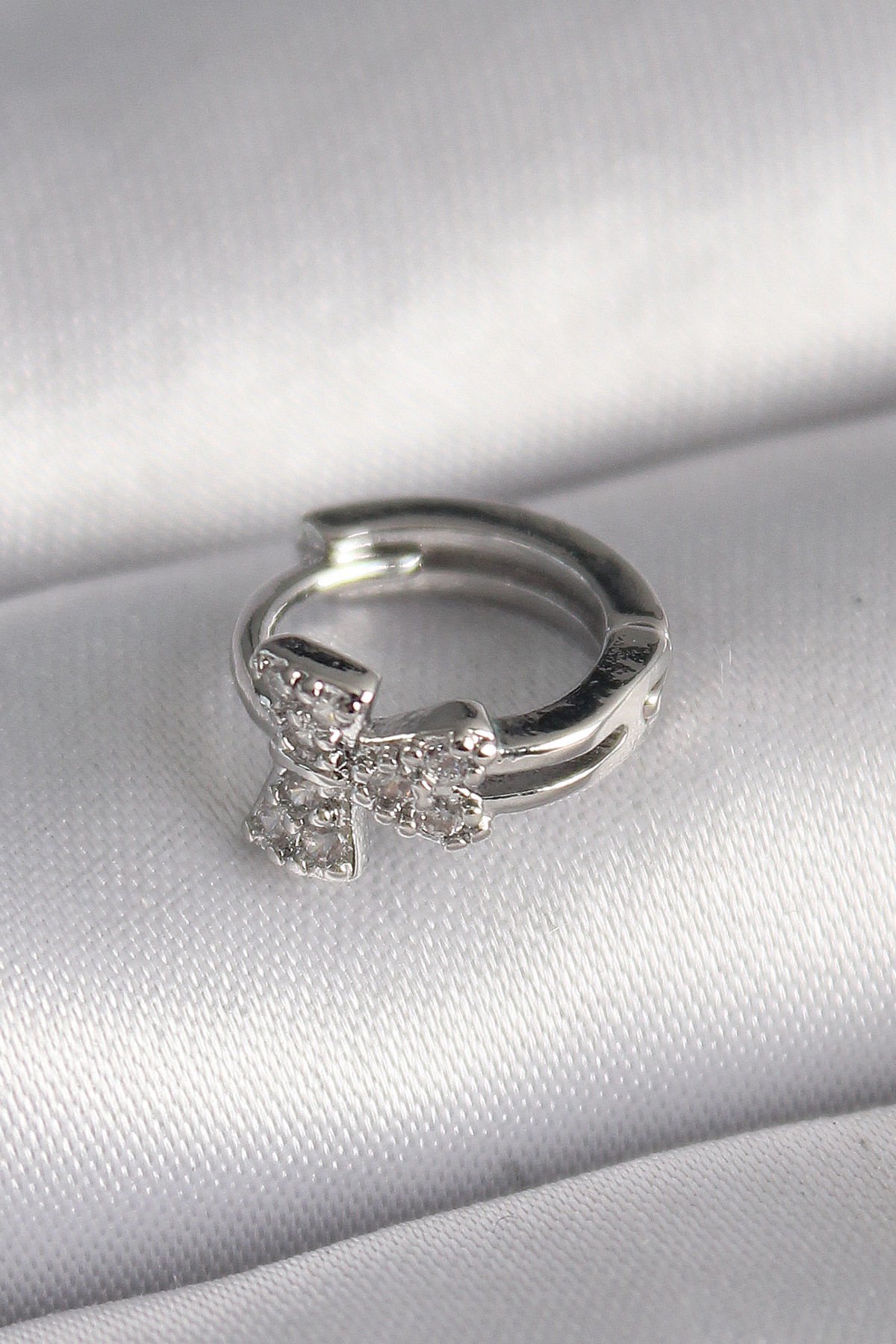 Gümüş Zirkon Taşlı Kurdele Tragus Piercing - 316L Çelik