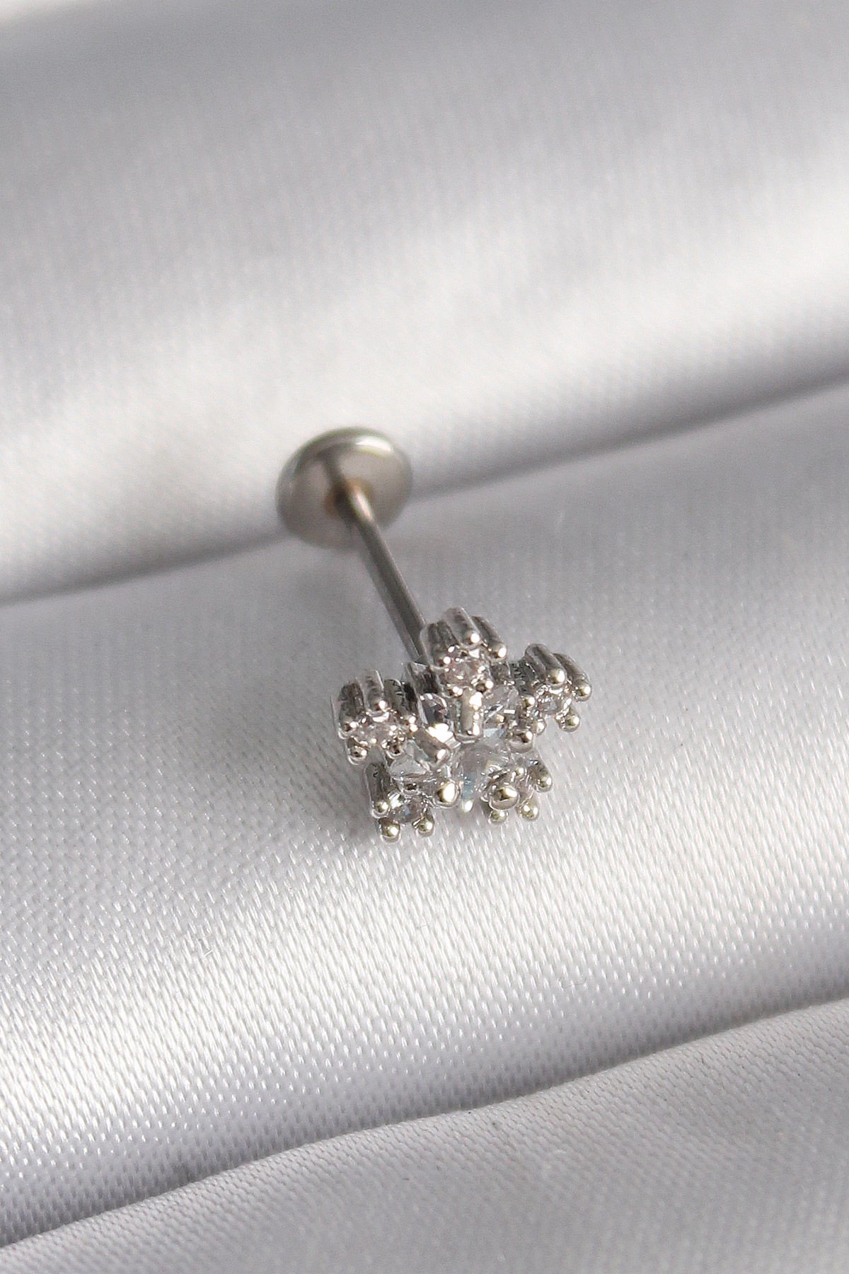 Gümüş Zirkon Taşlı Yıldız  Tragus Piercing - 316L Çelik