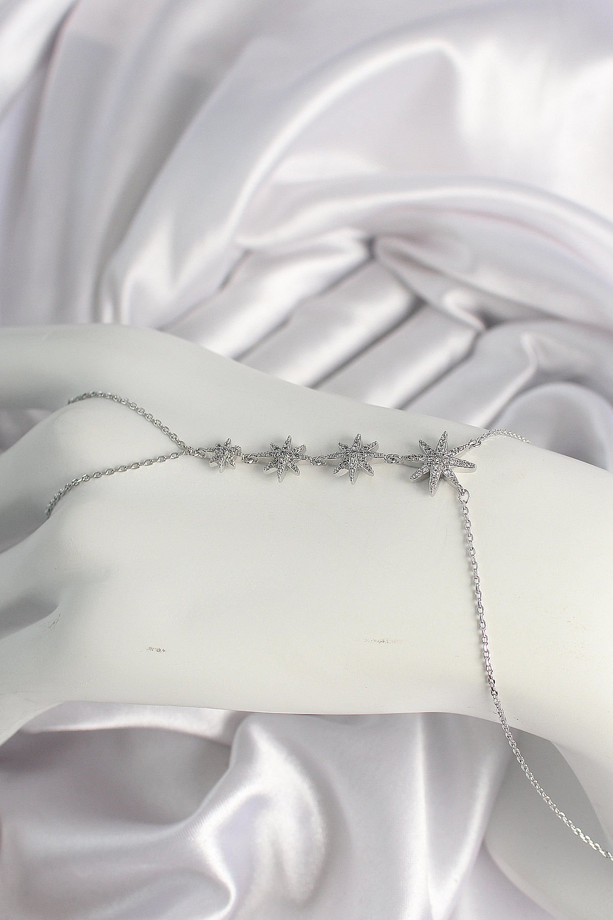 Pirinç Gümüş Renk Zirkon Taşlı Kutup Yıldızı Model Kadın Şahmeran