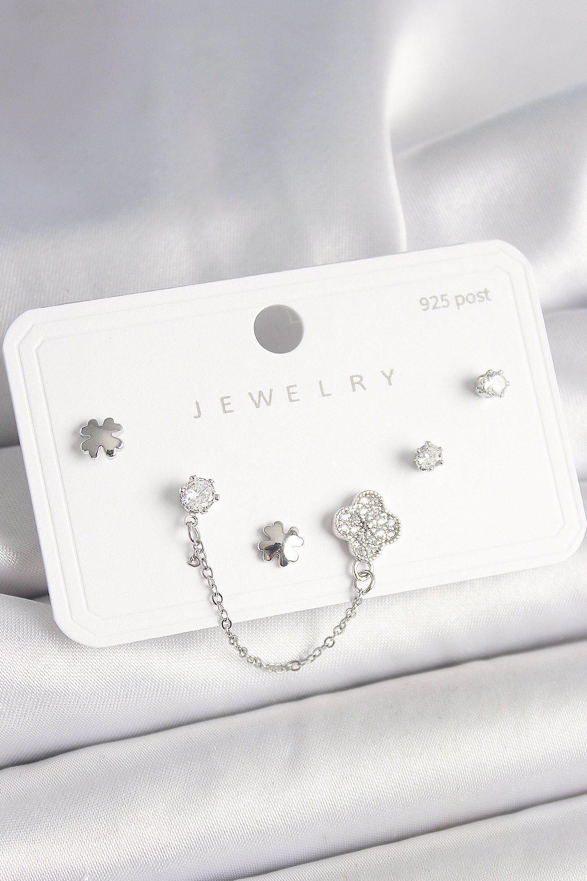 925 Ayar Gümüş Çivi Pirinç Gümüş Renk Zirkon Taşlı Yonca Model Sallantı Zincir Detay Kadın Küpe Seti