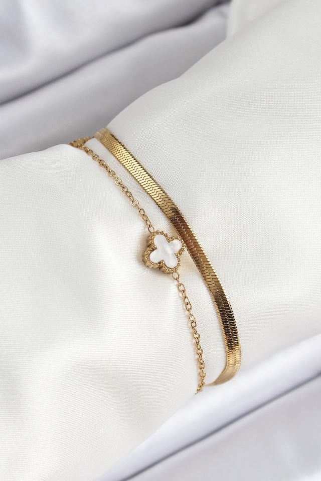 316L Çelik Gold Renk Siyah ve Beyaz Yoncalı İtalyan Zincirli 2'li Kadın Bileklik