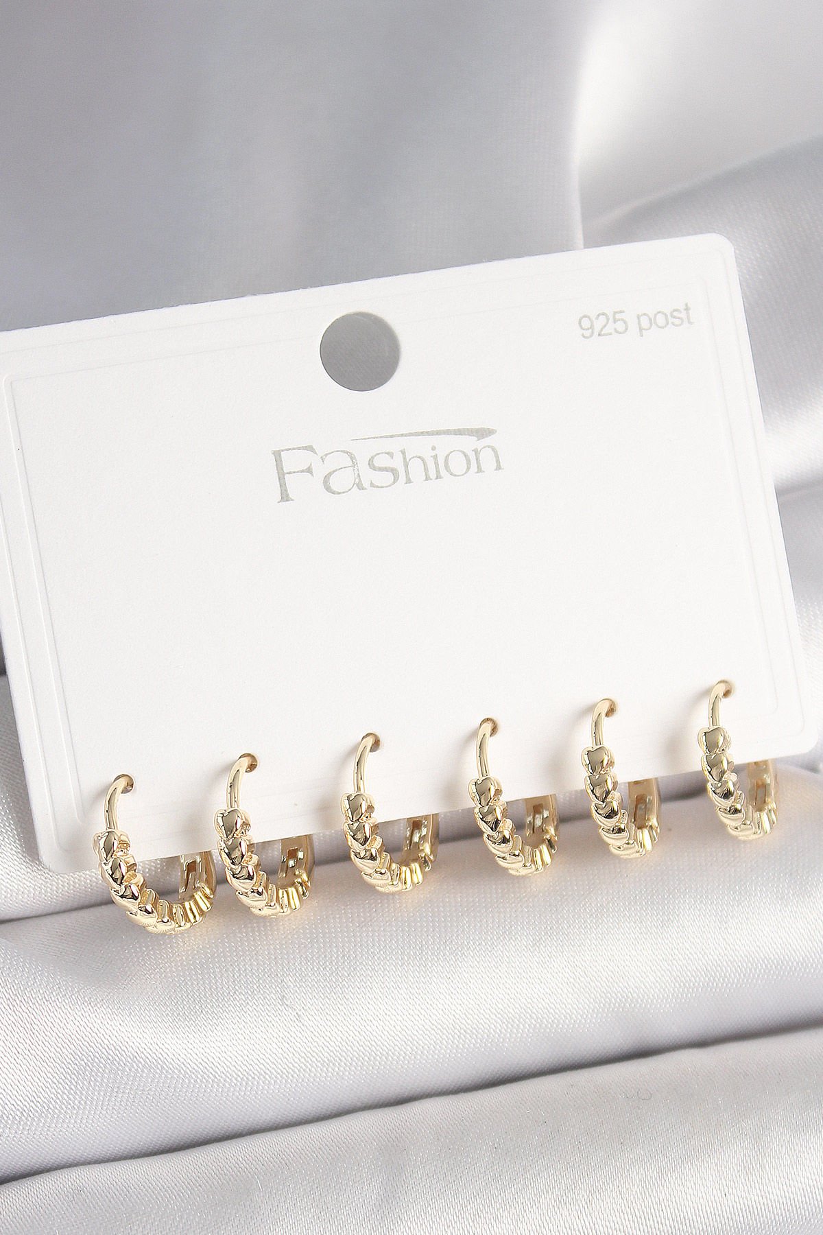 925 Ayar Gümüş Çivi Pirinç Gold Renk Kalp İşlemeli Halka Model Kadın Küpe Seti