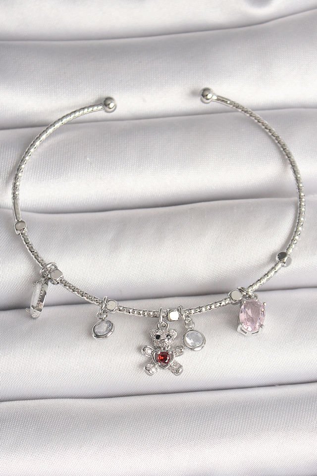 Pirinç Gümüş Renk Sallantı Zirkon Taşlı Ayıcık Figür Kırmızı Taş Detay Charm Kadın Bileklik