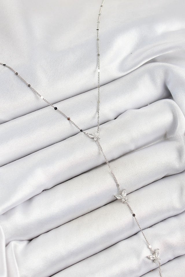 Pirinç Zirkon Taşlı Sıralı Kelebek Figürlü Y Model Gümüş Renk Kadın Kolye