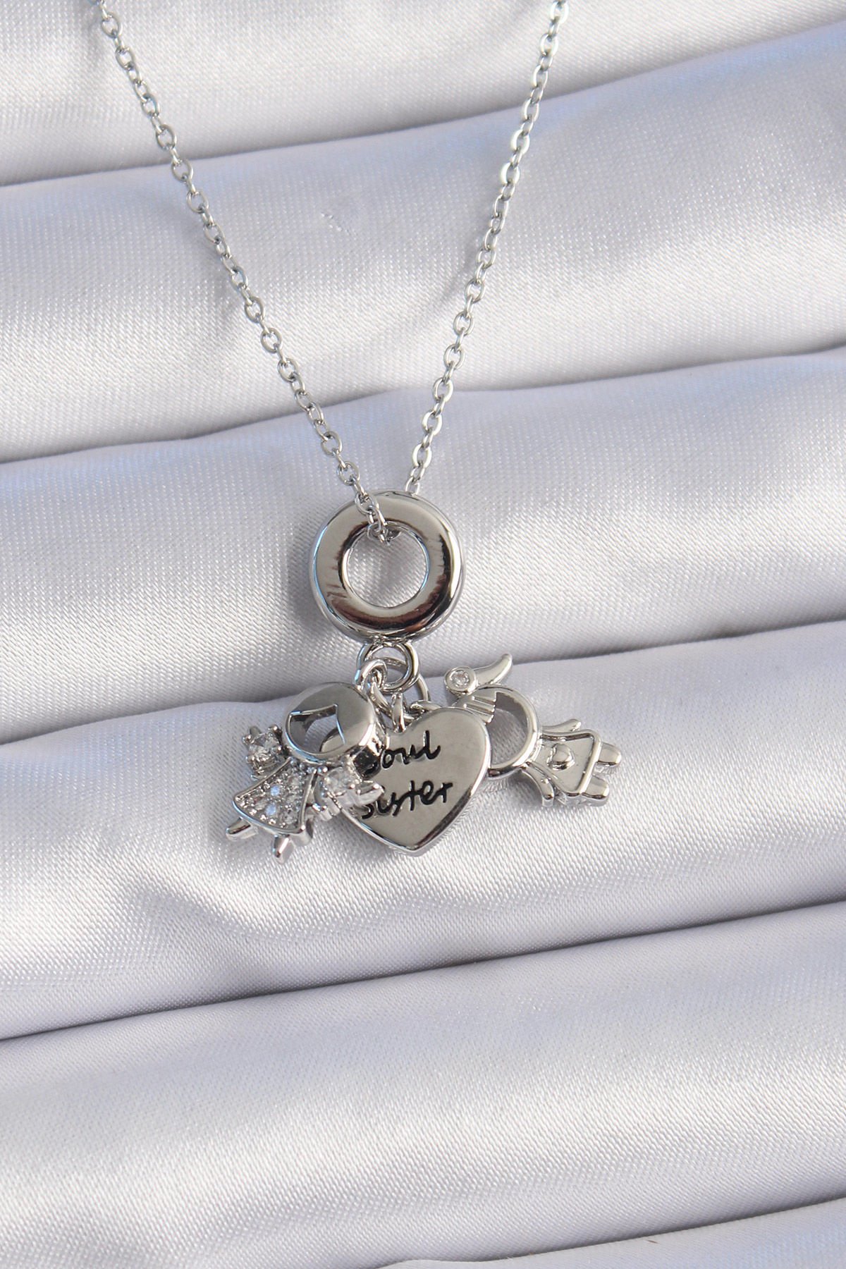 Kadın Gümüş Çocuk Figür Kolye – Zirkon Taş Detaylı 316L Çelik Charm Model