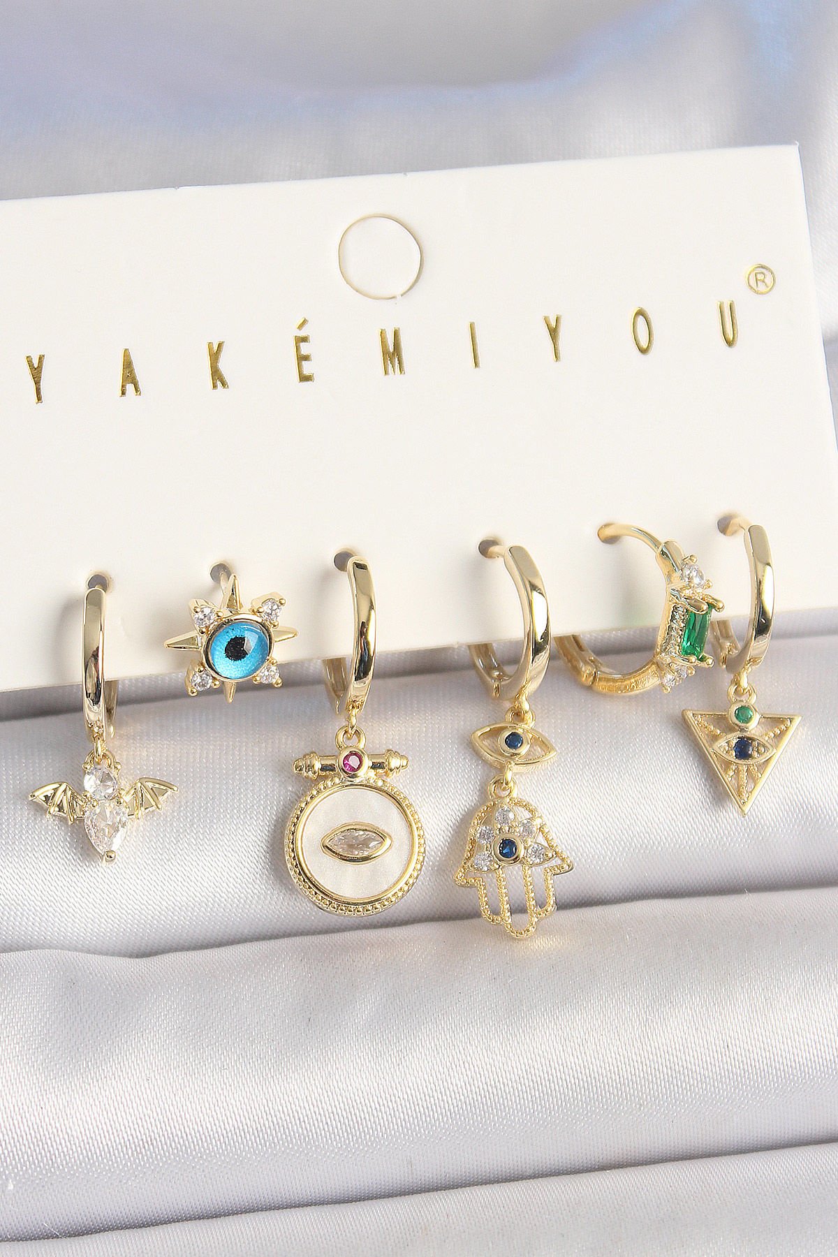 Pirinç Gold Renk Zirkon Taşlı Fatma Ana El Figür Nazar Boncuk Detay 6'Lı Kadın Kombin Küpe