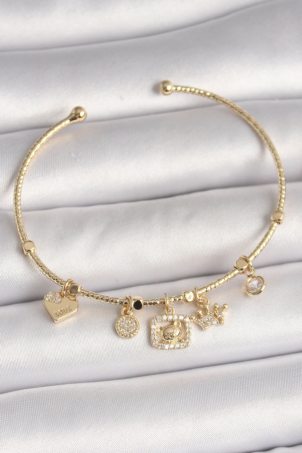 Pirinç Gold Renk Sallantı Zirkon Taşlı Ayıcık Figür Taç Detay Charm Kadın Bileklik