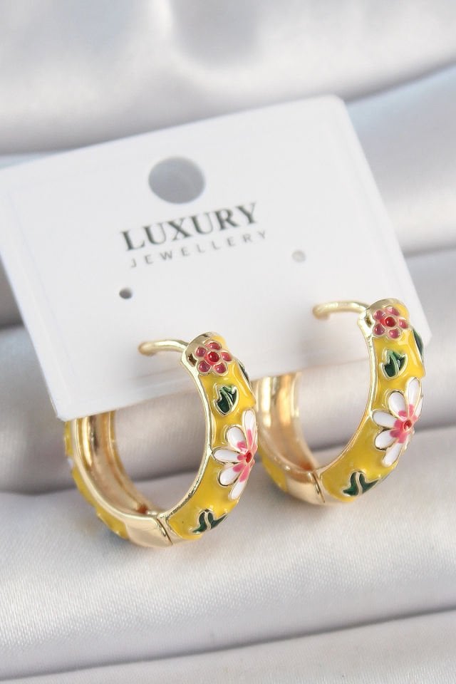 Pirinç Gold Renk Halka Model Çiçek Mineli Kadın Küpe