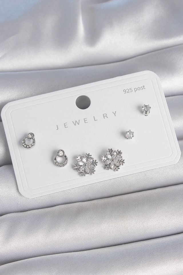 Pirinç Gümüş Renk Zirkon Taşlı Kar Tanesi Model 925 Ayar Gümüş Çivi Kadın Küpe Seti