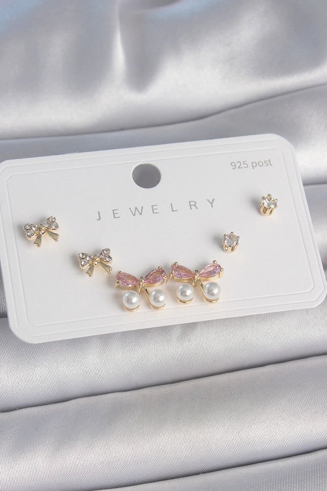 Pirinç Gold Renk Pembe Zirkon Taşlı Fiyonk Model İnci Detay 925 Ayar Gümüş Çivi Kadın Küpe Seti