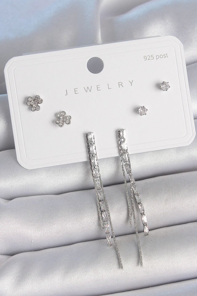 Pirinç Gümüş Renk Su Yolu Zirkon Taşlı Sallantı Model Çiçek Detay 925 Ayar Gümüş Çivi Kadın Küpe Seti