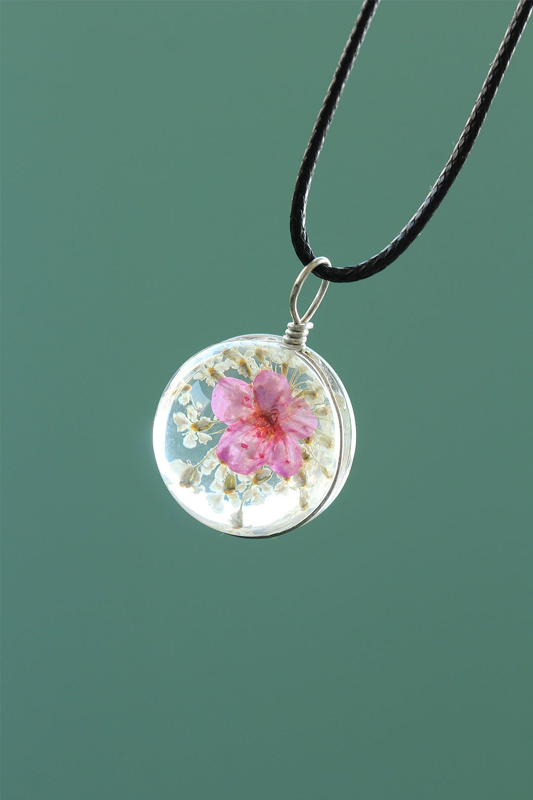 Pembe Renk Canlı Çiçek Tasarımlı Kadın Kolye