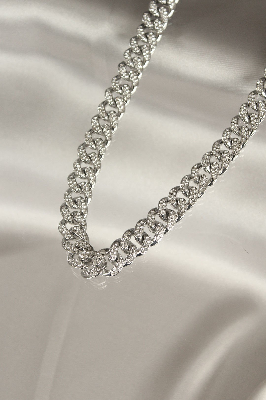 Zirkon Taş Kaplama Gümüş Renk Çelik Kadın Kolye