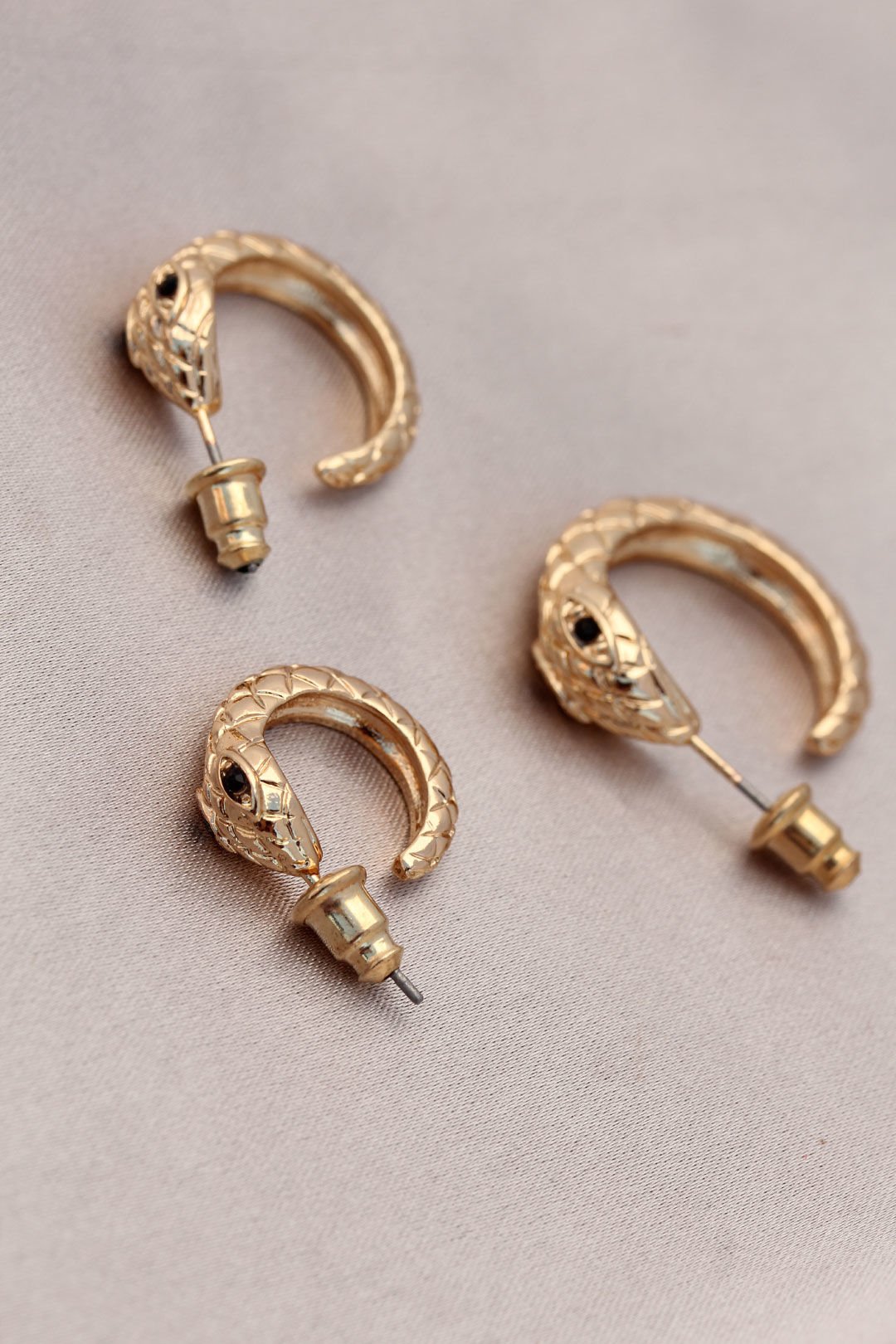 Yılan Tasarımlı Halka Model Gold Metal Küpe Seti