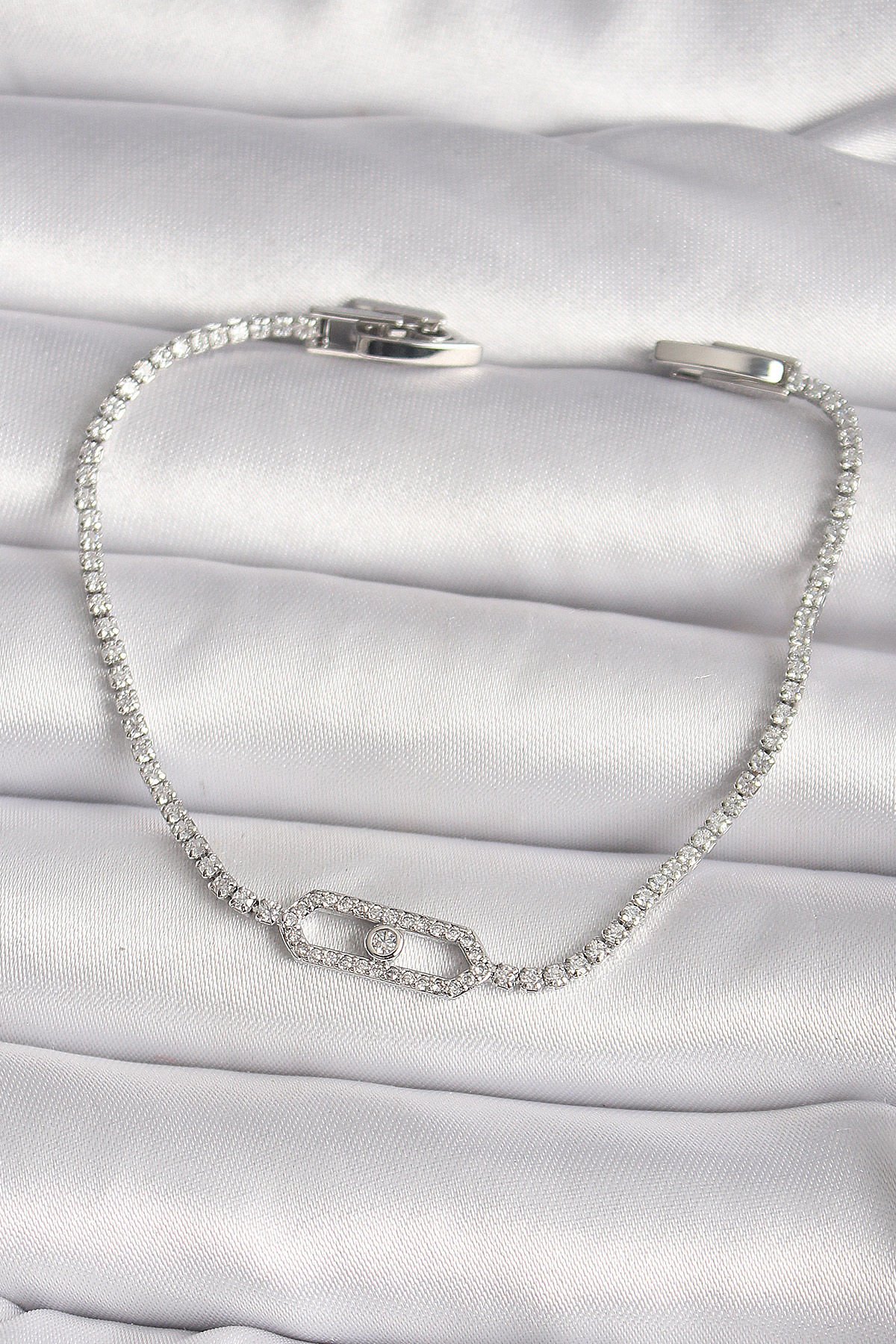 Pirinç Gümüş Renk Zirkon Taşlı Messika Model Kadın Bileklik