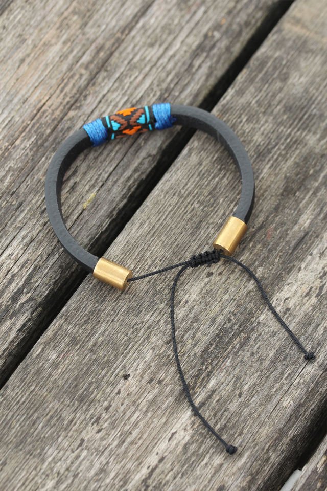 Mavi İpli Etnik Desenli Kadın Deri Bileklik