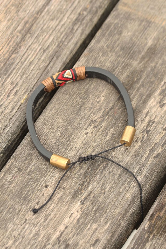 Sütlü Kahverengi İpli Etnik Desenli Kadın Deri Bileklik