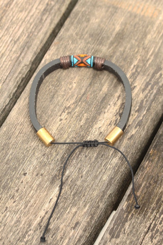 Kahverengi İpli Etnik Desenli Kadın Deri Bileklik