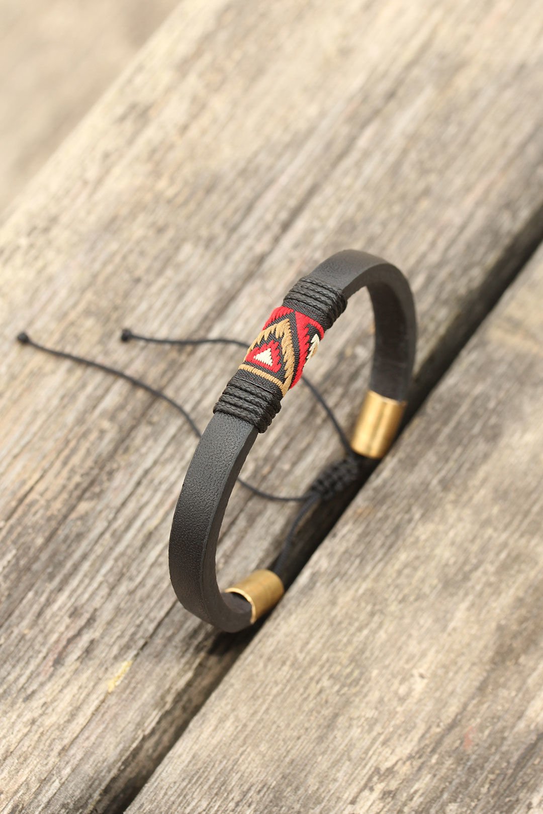 Kırmızı Etnik Desenli Kadın Deri Bileklik