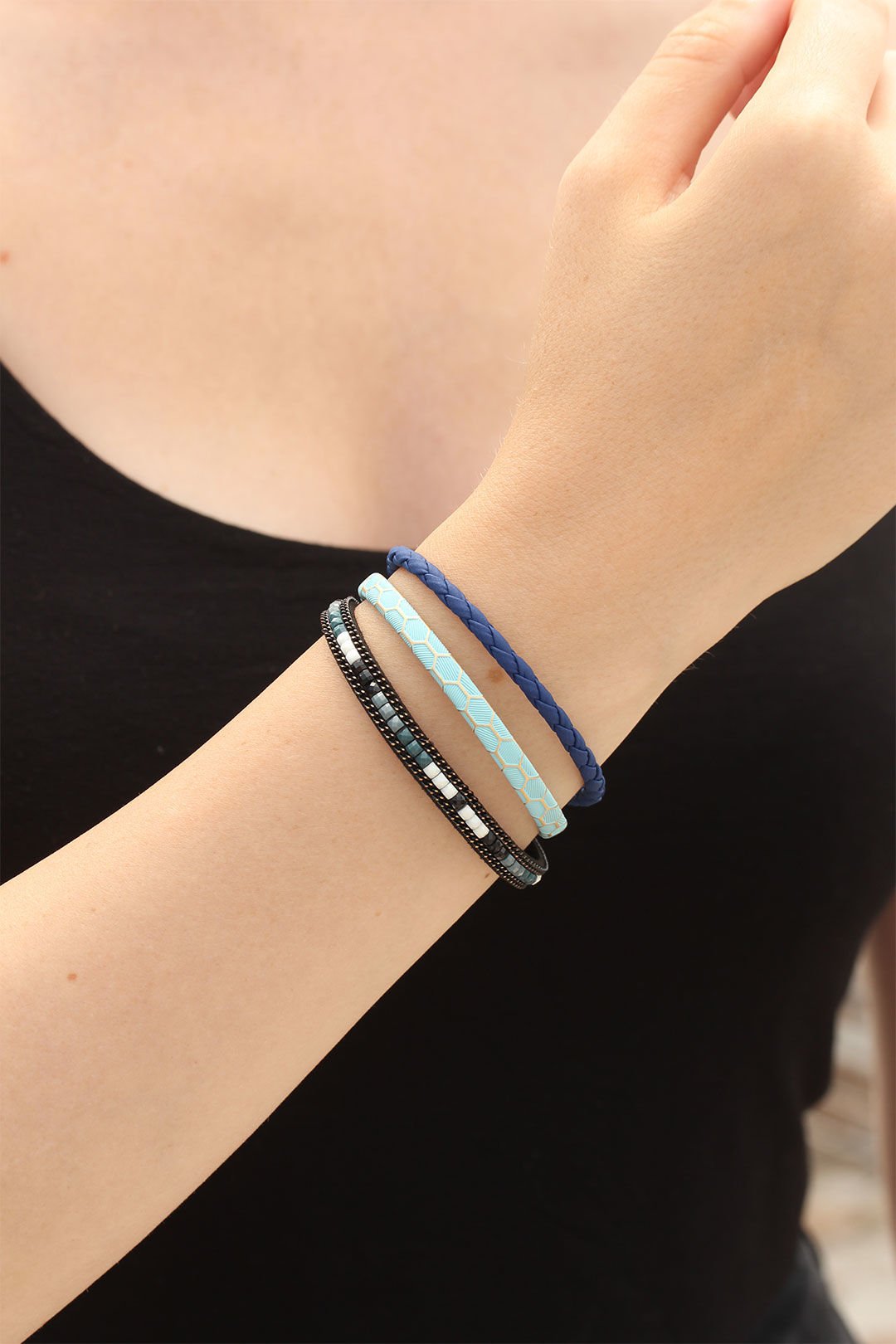 Mavi Renk Desenli Tasarımlı Taşlı Lacivert Örgü Model Kadın Deri Bileklik