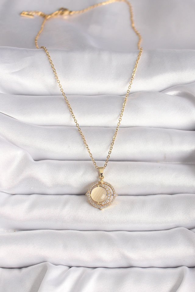 316L Çelik Gold Renk Zirkon Taşlı Sarı Sedefli Hilal Model Kadın Kolye