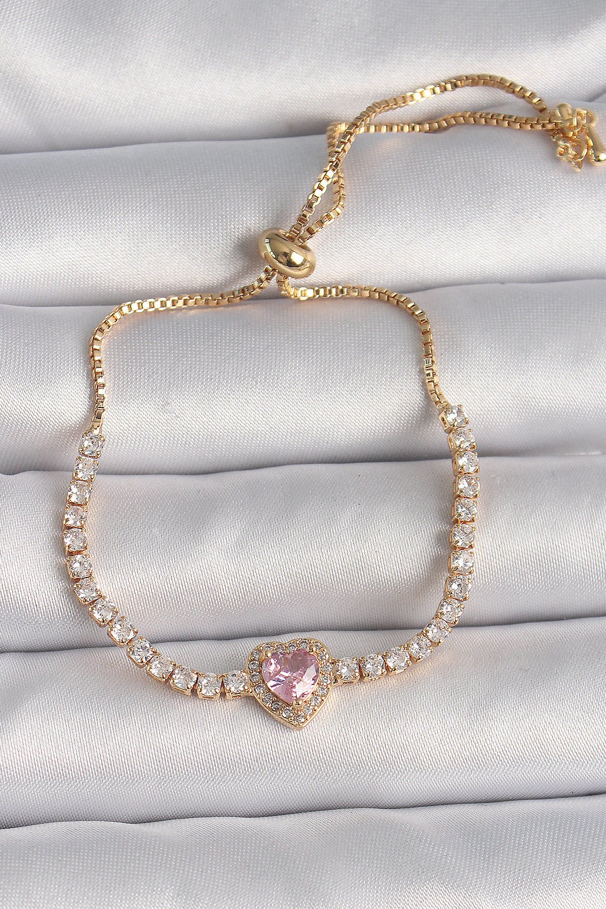 Pirinç Gold Renk Su Yolu Zirkon Taşlı Pembe Zirkon Taşlı Kalp Asansör Model Charm Kadın Bileklik