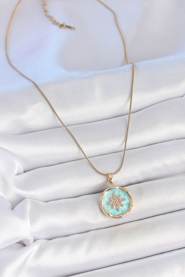 316L Çelik Gold Renk Zincir Mavi Mineli Zirkon Taşlı Kuzey Yıldız İşlemli Madalyon Model Kadın Kolye