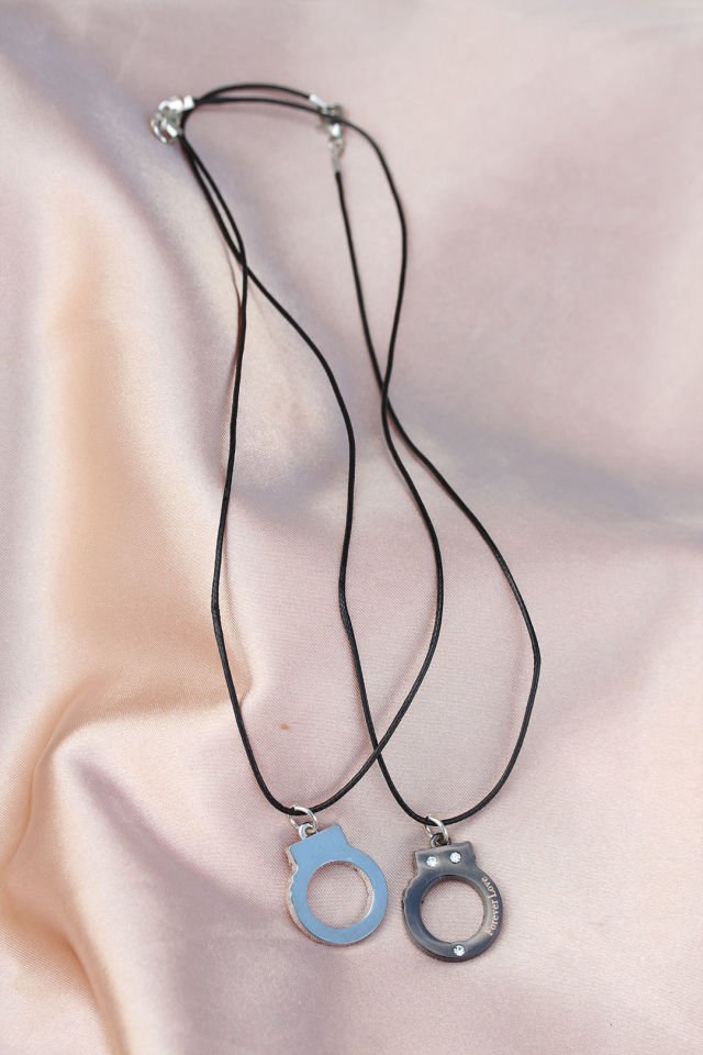 Kelepçe Tasarımlı Çift Kolyesi