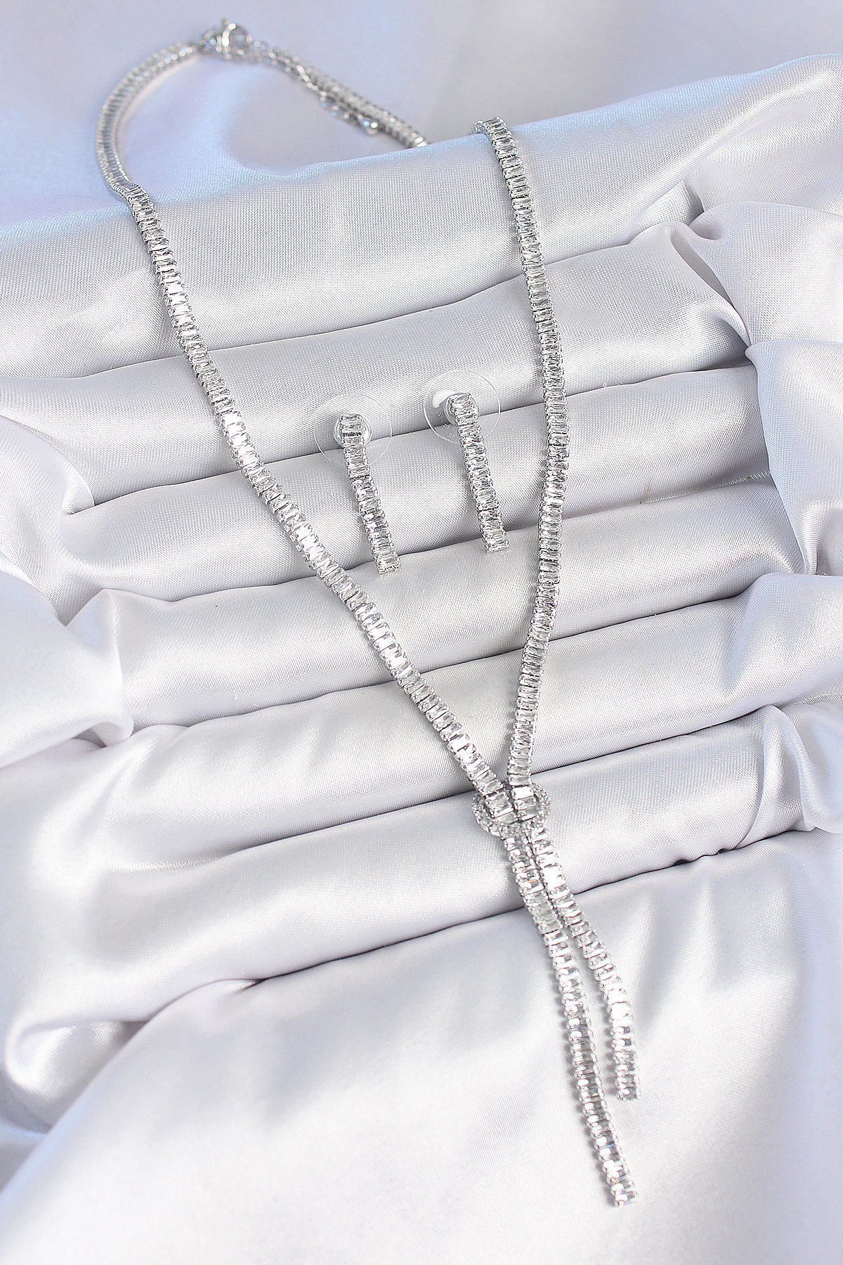 Pirinç Gümüş Renk Su Yolu Zirkon Taşlı VIP Seri Kadın Kolye Seti