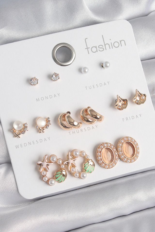 Pirinç Gold Renk Zirkon Taşlı Halka Deniz Yıldızı Figür İnci Detay 7 Çift Kadın Küpe Seti