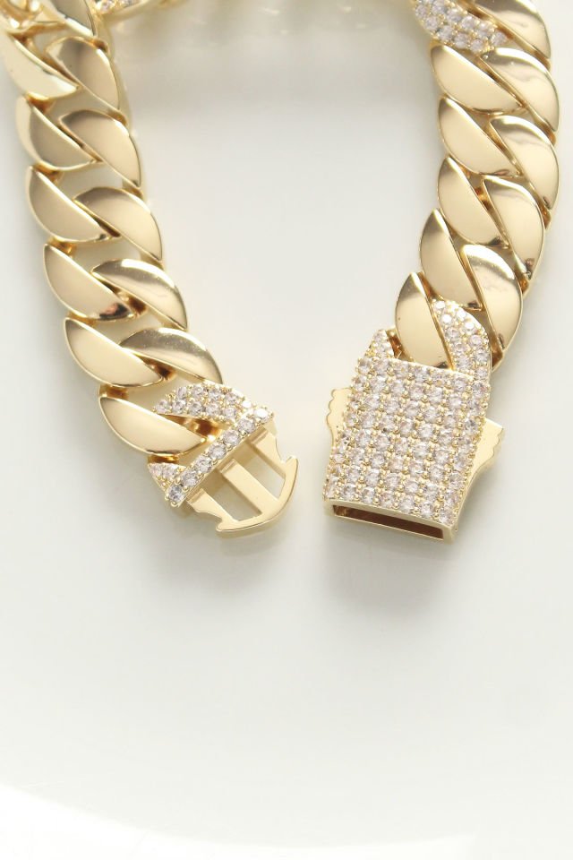 Vip Seri Pirinç Ortası Zirkon Taşlı Gold Renk Gurmet Bileklik