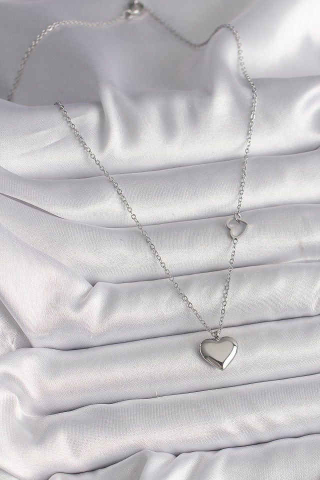 316L Çelik Gümüş Renk Zincir Kalp Detay Kalp Figür Kadın Kolye