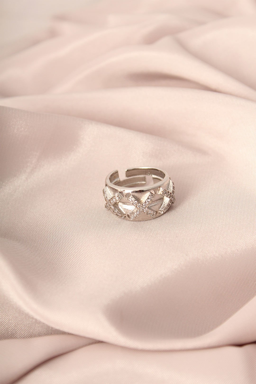 Gümüş Renk Metal Zirkon Taşlı Çarpı Model Ayarlanabilir Kadın Yüzük