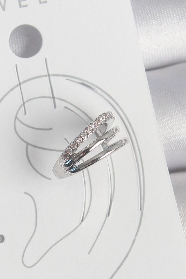 Pirinç Gümüş Renk Zirkon Taşlı 3'Lü Sıralı Model Kadın Kıkırdak Küpe