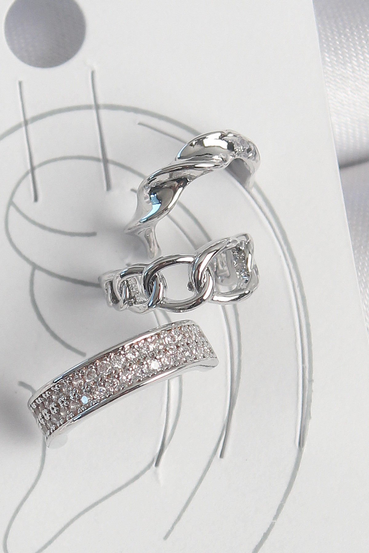 Pirinç Gümüş Renk Zirkon Taşlı 3'Lü Zincir Sarmal Model Kadın Kıkırdak Küpe