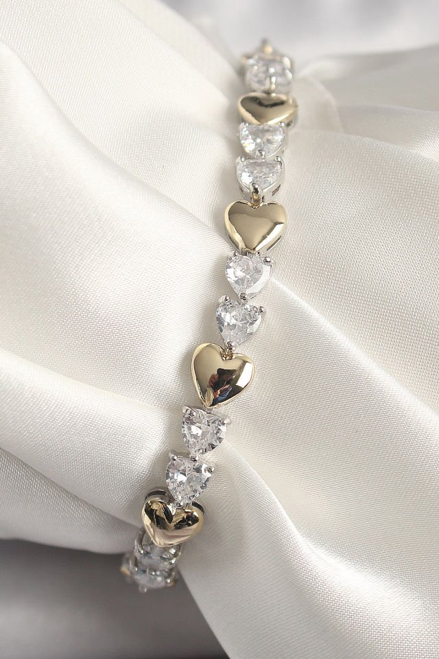 Pirinç Gümüş Renk Zirkon Taşlı Gold Kalpli VIP Seri Kadın Bileklik