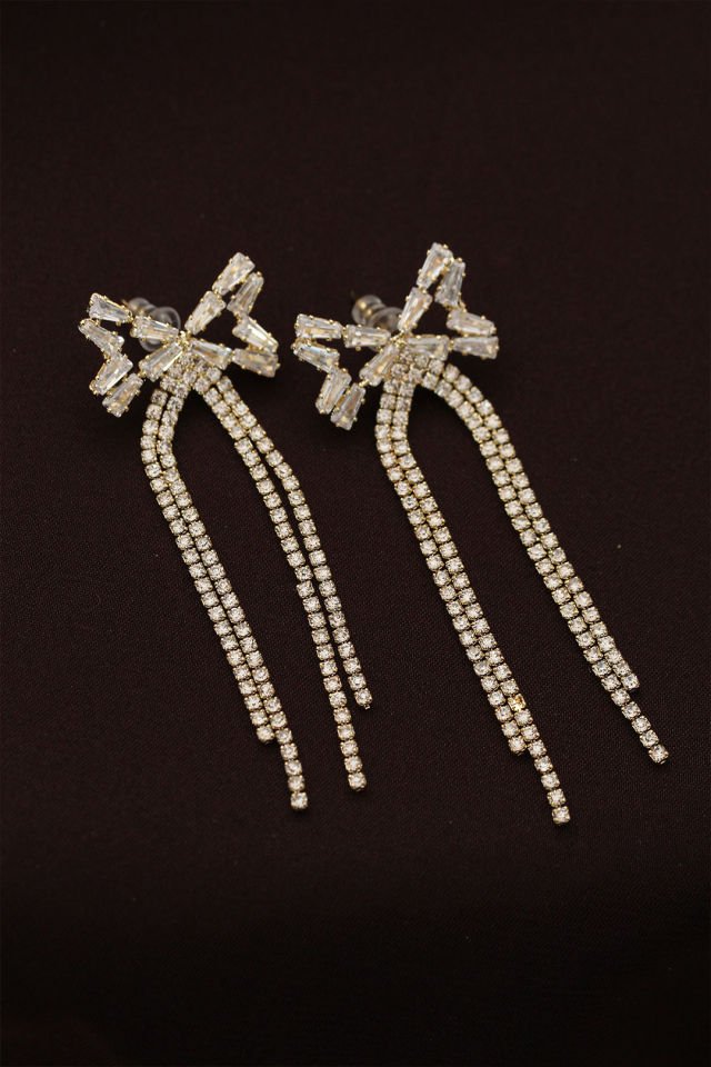 Çelik Altın Renk Baget ve Zirkon Taşlı Fiyonk Detaylı Uzun Küpe