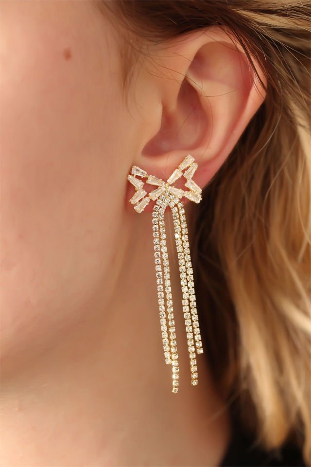 Çelik Altın Renk Baget ve Zirkon Taşlı Fiyonk Detaylı Uzun Küpe