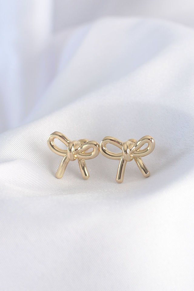 Pirinç Gold Renk Minimal Fiyonk Küpe