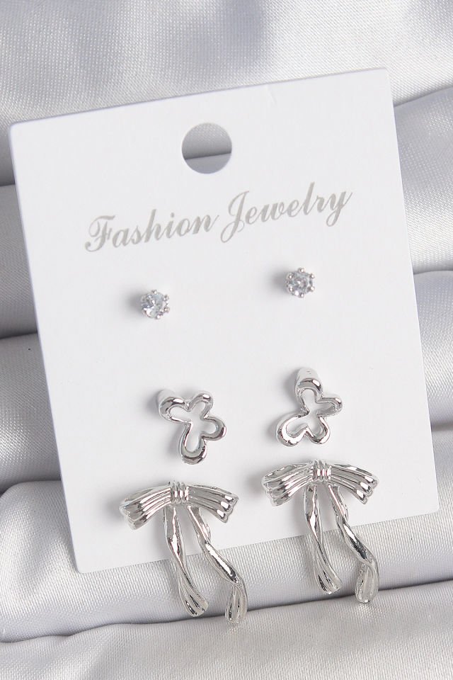 Pirinç Gümüş Renk Zirkon Taşlı Fiyonk Model Kelebek Detay 3 Çift Kadın Küpe