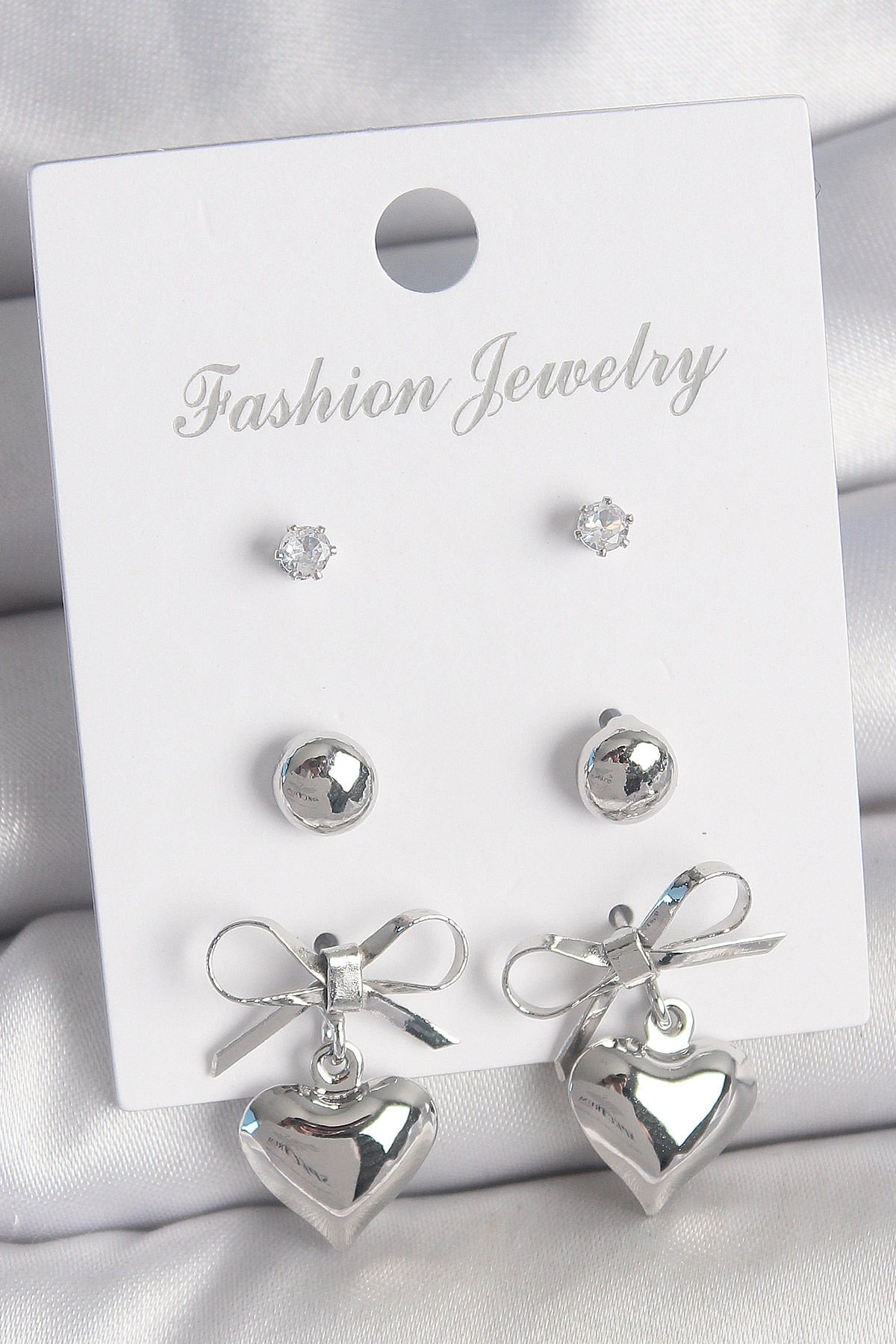 Pirinç Gümüş Renk Zirkon Taş Detaylı Fiyonk Sallantılı Kalp Model Kadın 3 Çift Kadın Küpe Seti