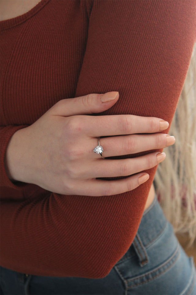 Ayarlanabilir Silver Renk Taşlı Damla Yüzük