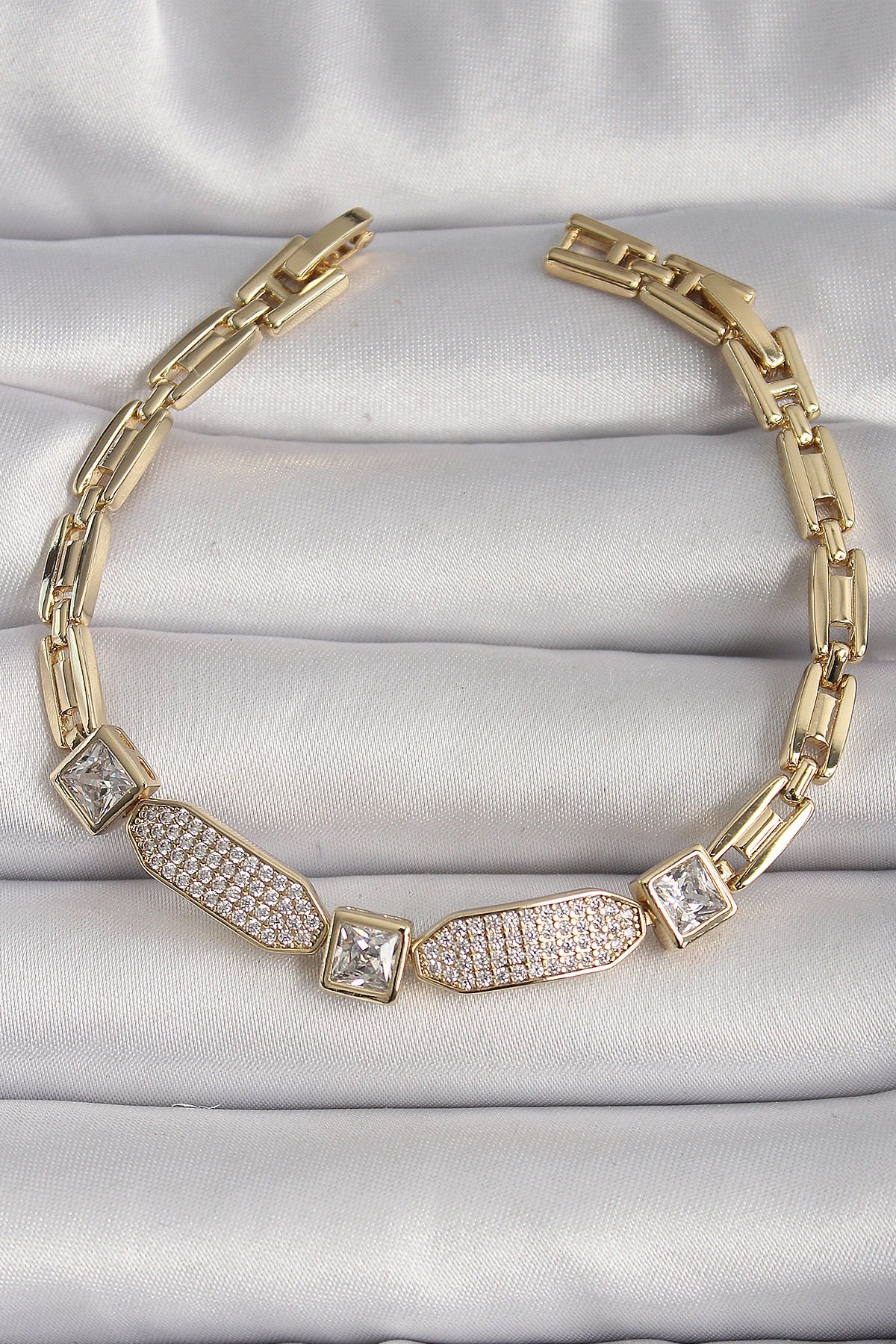 Pirinç Gold Renk Kare Zirkon Taşlı Xuping VIP Seri Kadın Bileklik