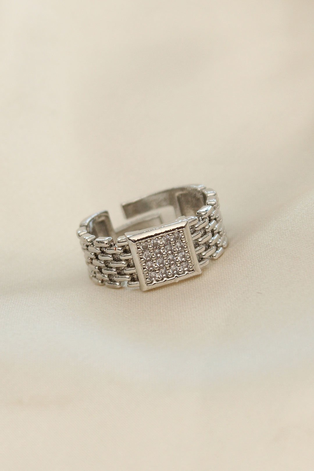 Ayarlamalı Gümüş Renk Kare Zirkon Taşlı Yüzük