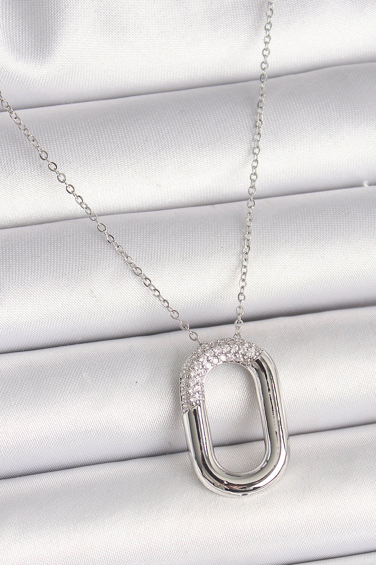 316L Çelik Gümüş Renk Zirkon Taşlı Oval Model Kadın Kolye