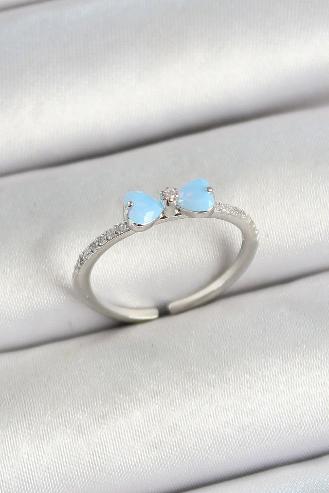 Pirinç Fiyonk Figürlü Zirkon Taşlı Gümüş Renk Ayarlanabilir Kadın Yüzük